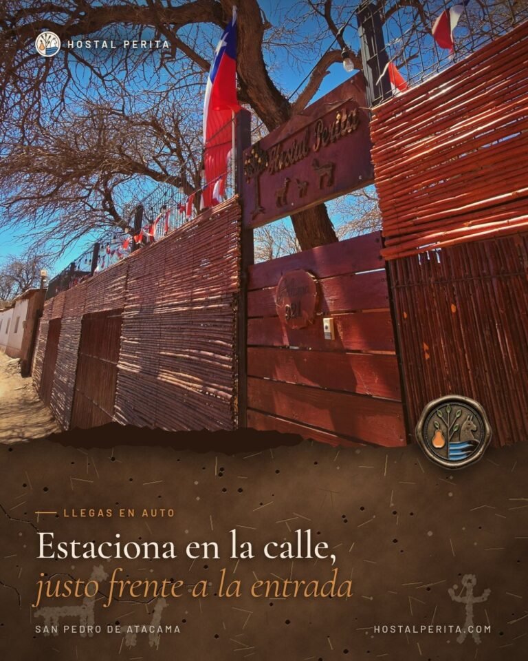 Se puede estacionar en la calle, justo frente a la entrada de Perita.