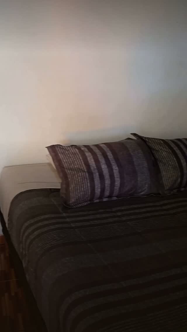 Hostal en San Pedro de Atacama con habitación Familiar para tres: la Doble recibe hasta 2 personas y la Familiar hasta 3, en la misma pieza.